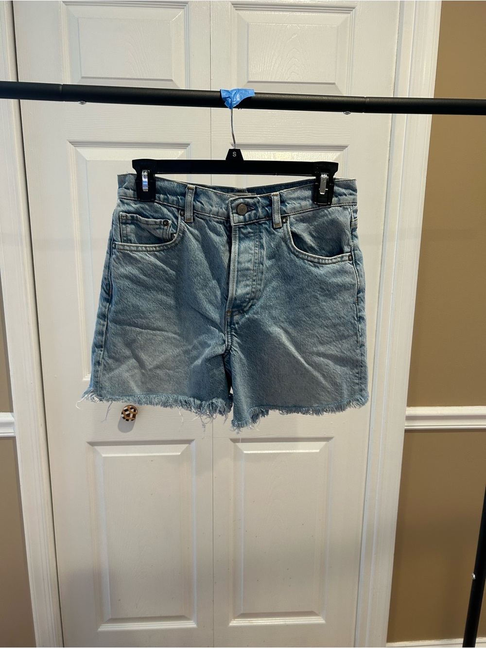 Boyish Light Wash Denim Women's Frayed Hem Shorts